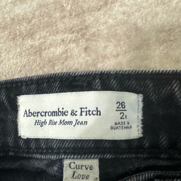 Abercrombie & Fitch mom jeans size 26/2 - Picture 3 of 3